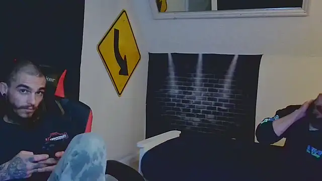 Snapshot of XMeF10 chatting on 03.19.25 XMeF10 online show from 03.19.25