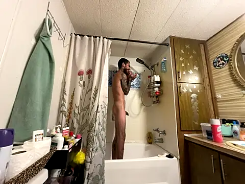 Snapshot of XMeF10 chatting on 11.15.25 XMeF10 online show from 11.15.25