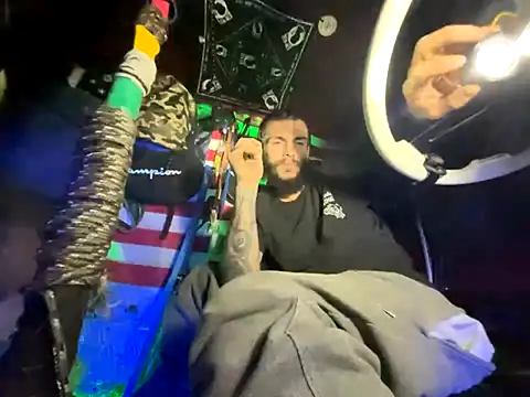 Snapshot of XMeF10 chatting on 11.24.25 XMeF10 online show from 11.24.25