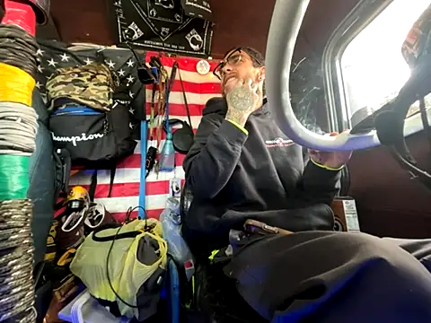 Snapshot of XMeF10 chatting on 12.01.25 XMeF10 online show from 12.01.25