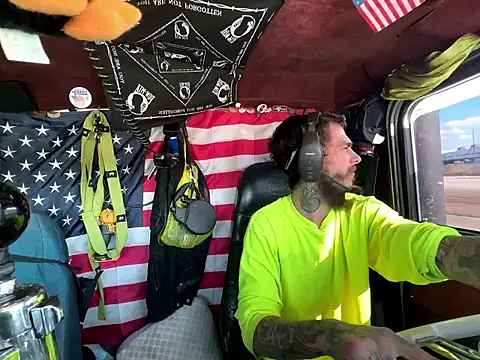 Snapshot of XMeF10 chatting on 01.06.26 XMeF10 online show from 01.06.26