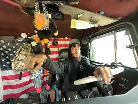 Snapshot of XMeF10 chatting on 03.24.26 XMeF10 online show from 03.24.26