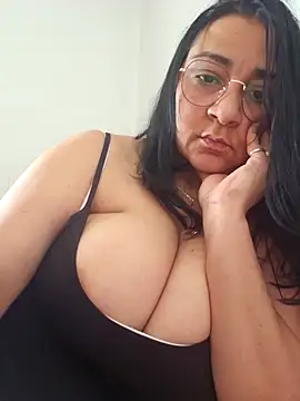 paulinaDiaz1 online show from 04.13.26