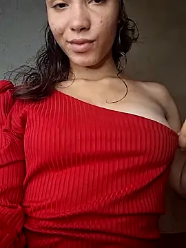 Snapshot of HelenHoltz chatting on 09.08.25 HelenHoltz online show from 09.08.25