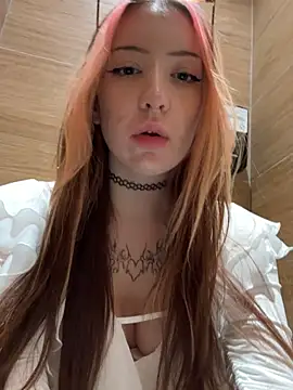 Snapshot of SweetieMollyy chatting on 03.19.25 SweetieMollyy online show from 03.19.25