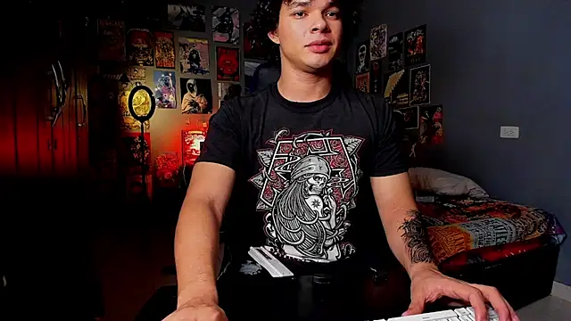 Snapshot of soy_ian_ chatting on 03.20.25 soy ian online show from 03.20.25