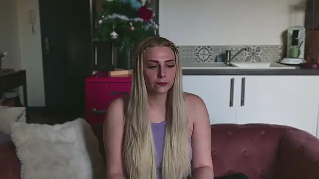 Snapshot of ce_leste__ chatting on 12.18.24 ce leste online show from 12.18.24