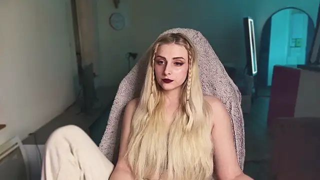 Snapshot of ce_leste__ chatting on 01.27.25 ce leste online show from 01.27.25