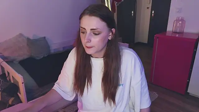 Snapshot of ce_leste__ chatting on 10.09.25 ce leste online show from 10.09.25