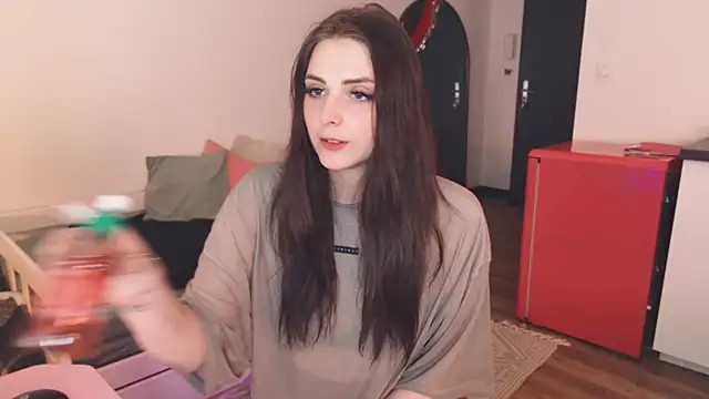 Snapshot of ce_leste__ chatting on 11.17.25 ce leste online show from 11.17.25