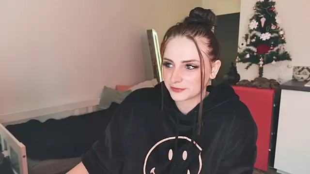 Snapshot of ce_leste__ chatting on 11.27.25 ce leste online show from 11.27.25