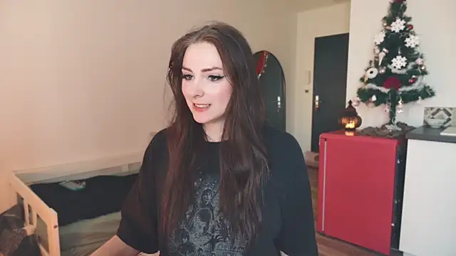 Snapshot of ce_leste__ chatting on 12.14.25 ce leste online show from 12.14.25