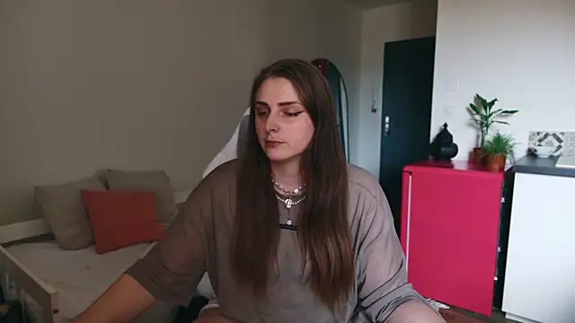 Snapshot of ce_leste__ chatting on 05.19.26 ce leste online show from 05.19.26