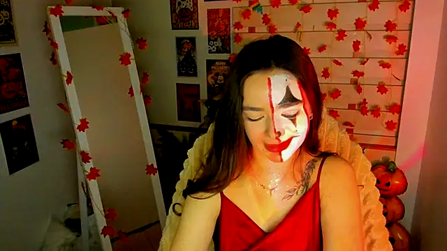 Bella XO online show from 10.31.25