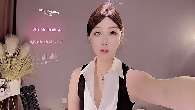 Snapshot of jingling666 chatting on 02.22.25 jingling666 online show from 02.22.25