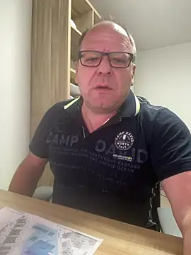 coupleLatinaLovers online show from 04.14.26