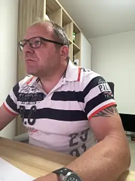 coupleLatinaLovers online show from 04.17.26