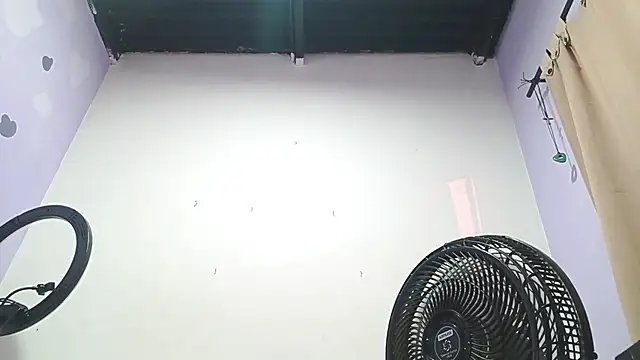 PetiteIvoryQueen19 online show from 01.20.25