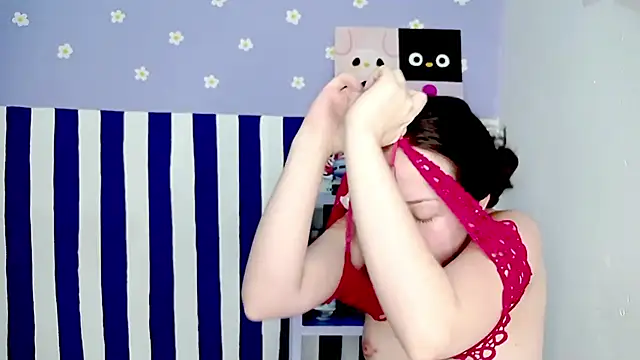 PetiteIvoryQueen19 online show from 04.22.26