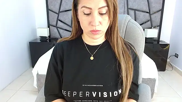 adhara cortez online show from 05.05.26