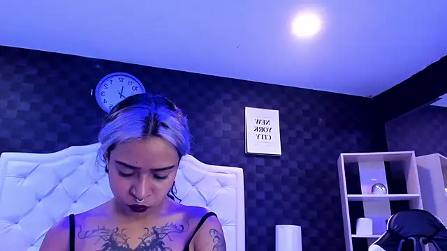 Snapshot of rave_connor chatting on 12.10.24 rave connor online show from 12.10.24