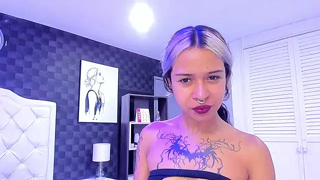 Snapshot of rave_connor chatting on 12.23.24 rave connor online show from 12.23.24