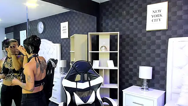 Snapshot of rave_connor chatting on 12.27.24 rave connor online show from 12.27.24