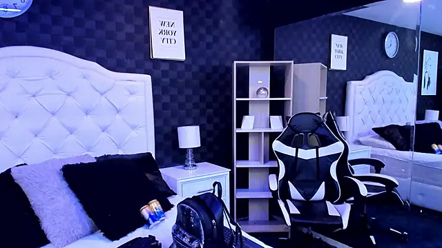 Snapshot of rave_connor chatting on 01.09.25 rave connor online show from 01.09.25