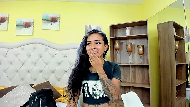 Snapshot of rave_connor chatting on 02.06.25 rave connor online show from 02.06.25