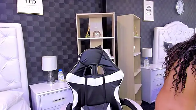 Snapshot of rave_connor chatting on 02.10.25 rave connor online show from 02.10.25