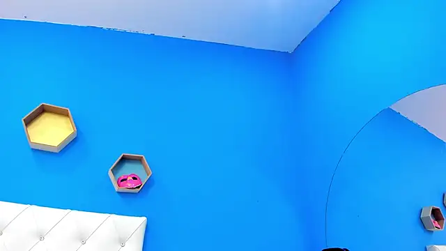 Snapshot of rave_connor chatting on 02.13.25 rave connor online show from 02.13.25