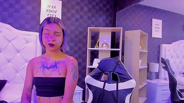 Snapshot of rave_connor chatting on 02.14.25 rave connor online show from 02.14.25