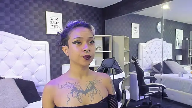 Snapshot of rave_connor chatting on 02.21.25 rave connor online show from 02.21.25