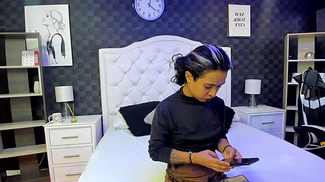 Snapshot of rave_connor chatting on 03.11.25 rave connor online show from 03.11.25