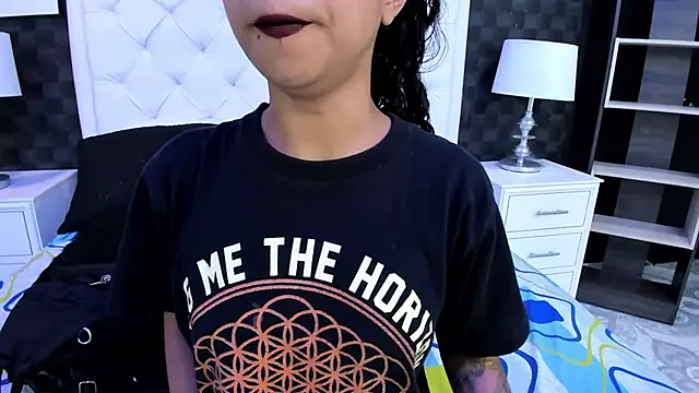 Snapshot of rave_connor chatting on 09.23.25 rave connor online show from 09.23.25