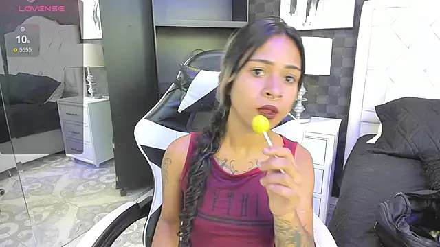 Snapshot of rave_connor chatting on 09.29.25 rave connor online show from 09.29.25