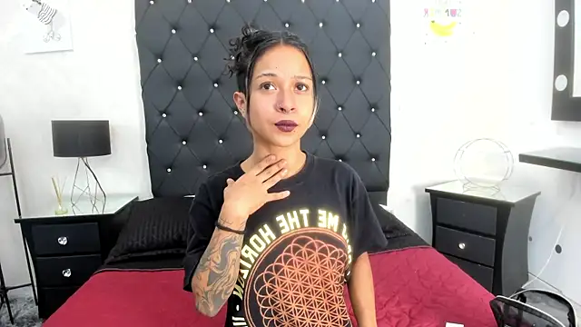 Snapshot of rave_connor chatting on 10.20.25 rave connor online show from 10.20.25