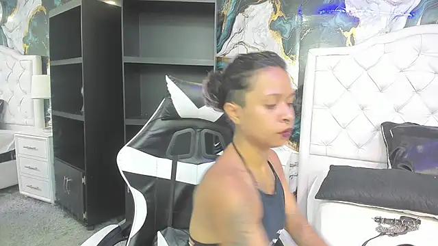 Snapshot of rave_connor chatting on 11.26.25 rave connor online show from 11.26.25