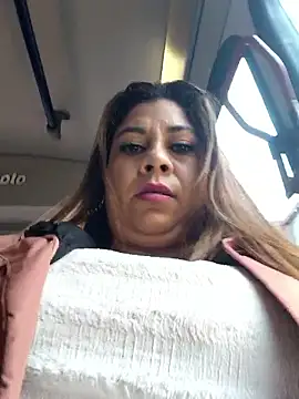 Snapshot of Laura-Hernandez chatting on 10.25.25 Laura-Hernandez online show from 10.25.25