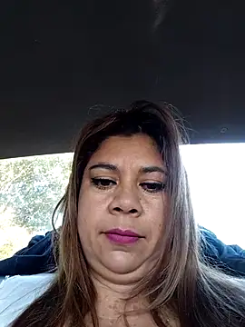 Snapshot of Laura-Hernandez chatting on 11.09.25 Laura-Hernandez online show from 11.09.25