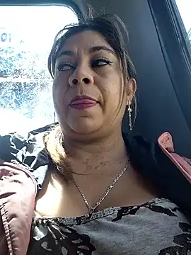 Snapshot of Laura-Hernandez chatting on 11.11.25 Laura-Hernandez online show from 11.11.25