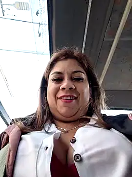 Snapshot of Laura-Hernandez chatting on 06.12.26 Laura-Hernandez online show from 06.12.26