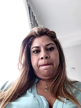 Laura-Hernandez online show from 06.24.26