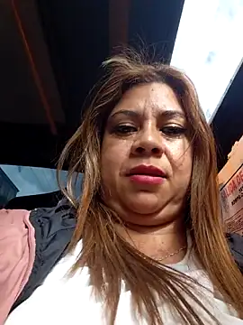 Laura-Hernandez online show from 06.27.26