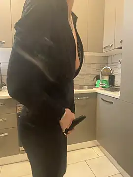 Snapshot of Porcella96 chatting on 03.18.25 Porcella96 online show from 03.18.25