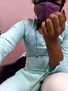 Snapshot of Ananya_34 chatting on 11.25.25 Ananya 34 online show from 11.25.25