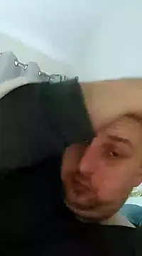 Snapshot of HE-M123 chatting on 12.12.24 HE-M123 online show from 12.12.24