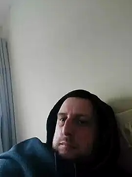 Snapshot of HE-M123 chatting on 12.20.24 HE-M123 online show from 12.20.24