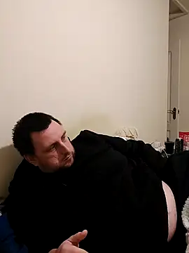 Snapshot of HE-M123 chatting on 01.01.25 HE-M123 online show from 01.01.25