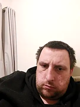 Snapshot of HE-M123 chatting on 03.22.25 HE-M123 online show from 03.22.25